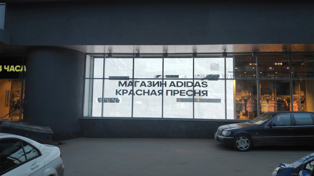 Прозрачные LED экраны для магазина Adidas