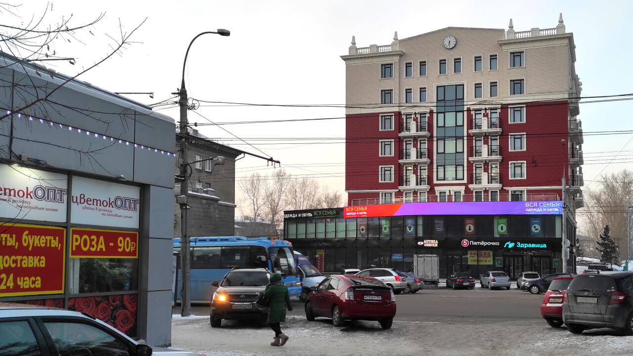 Светодиодный фриз для административного здания в Новосибирске