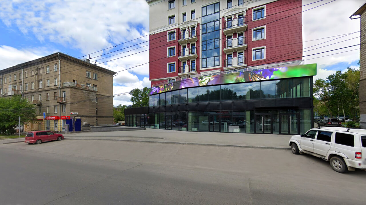 Светодиодный фриз для административного здания в Новосибирске