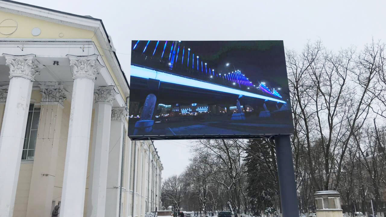 2 уличных экрана для Соборной площади в Белгороде