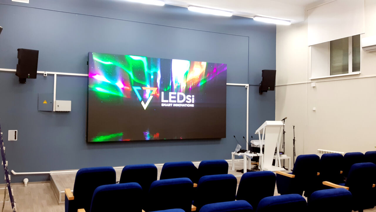 LED экран для Амурского института развития образования в Благовещенске