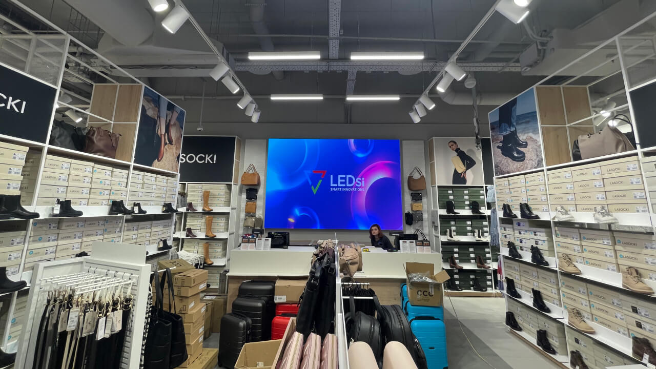 Поставка и монтаж LED экранов для магазина ССС в ТРК «Европолис» Ростокино