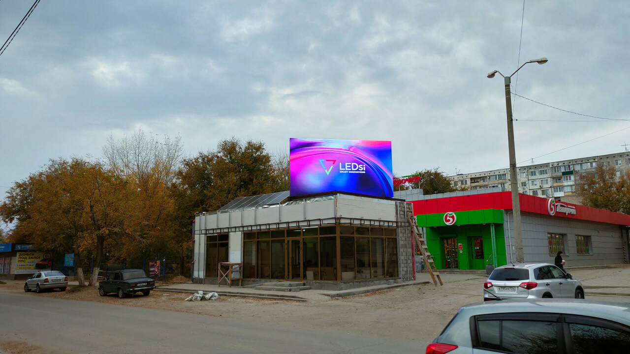 Уличный LED экран для крыши торгового павильона в Ахтубинске
