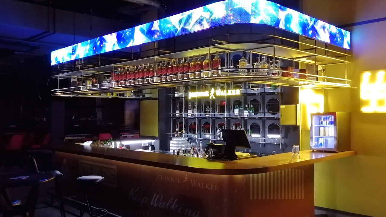 Гибкий экран для барного пространства Bla Bla Bar в Новосибирске